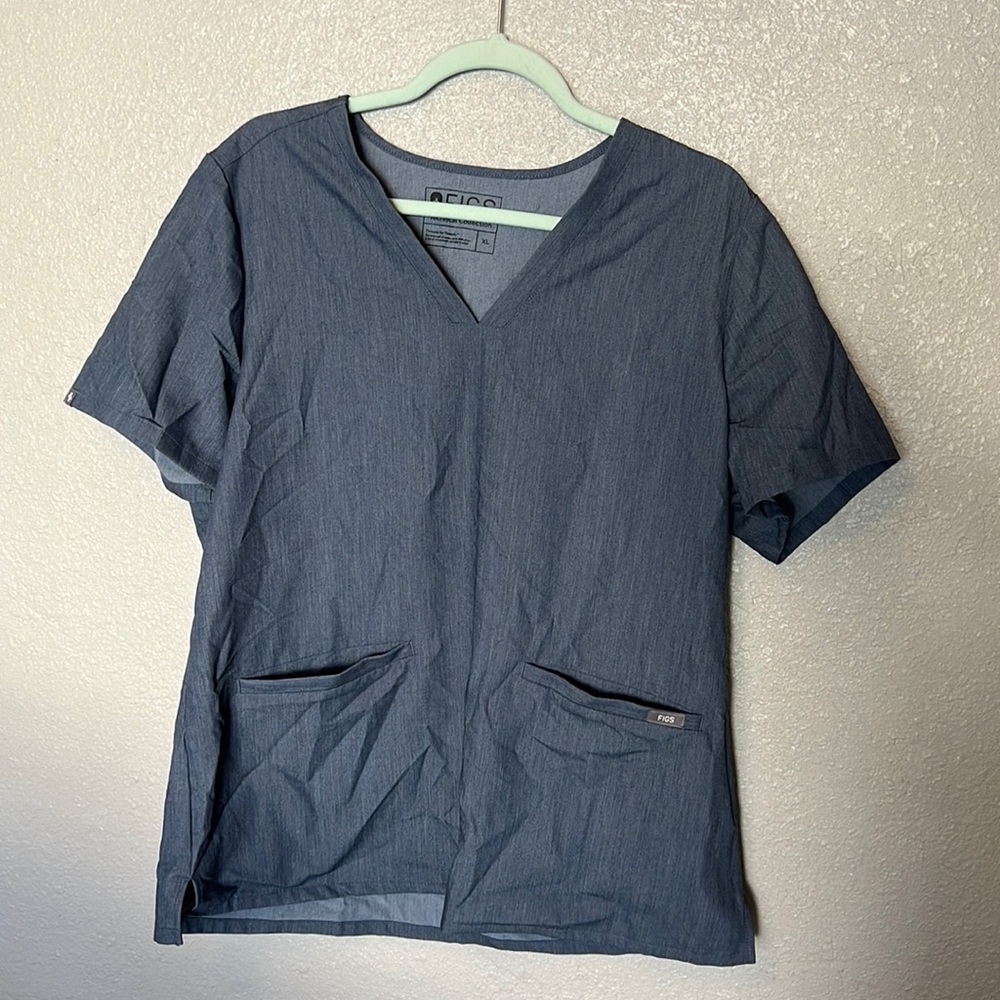 Figs Heather Denim Casma - Three-Pocket Scrub Top